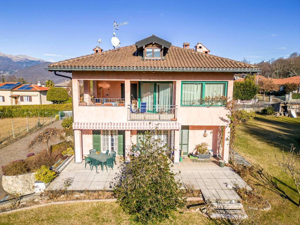 Villa a Marchirolo in Via Mattone, 36 - Foto 2