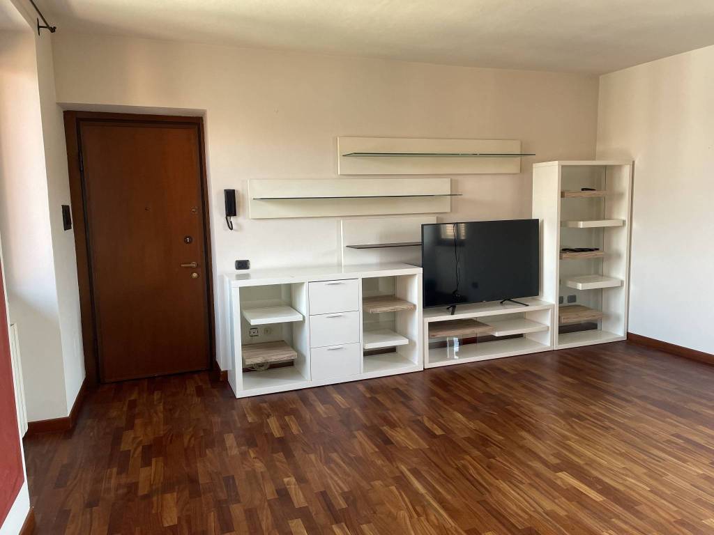 Appartamento a Vergiate in Via Posorti - Foto 2