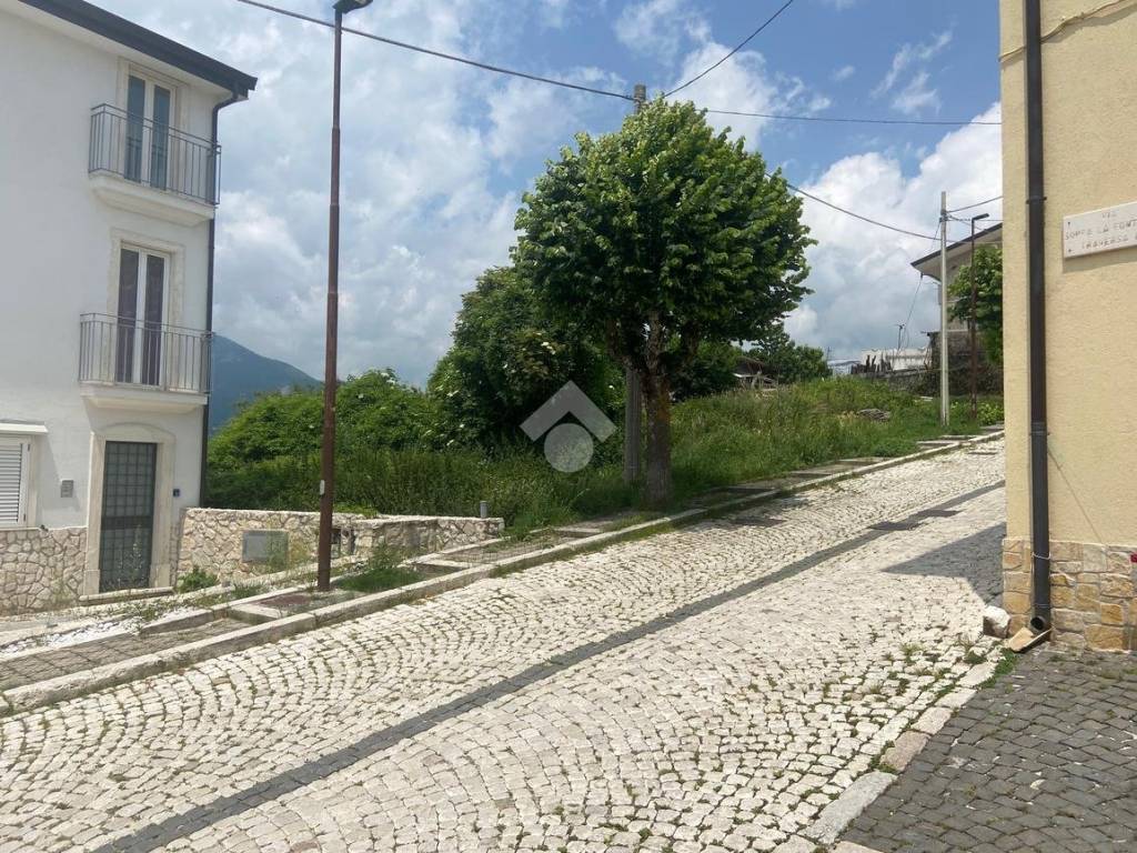 Rustico / casale a Castel di sangro in indipendente Via Sopra La Fontana, 1 - Foto 3