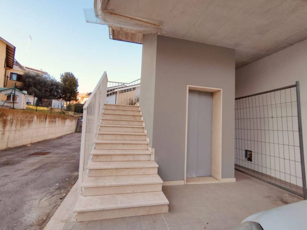 Appartamento a Fermo in Via Ireneo Aleandri - Foto 4