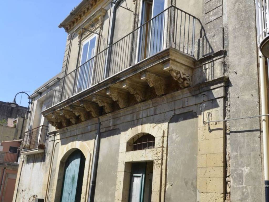 Casa indipendente a Palazzolo acreide in Via Garibaldi, 98 - Foto 2
