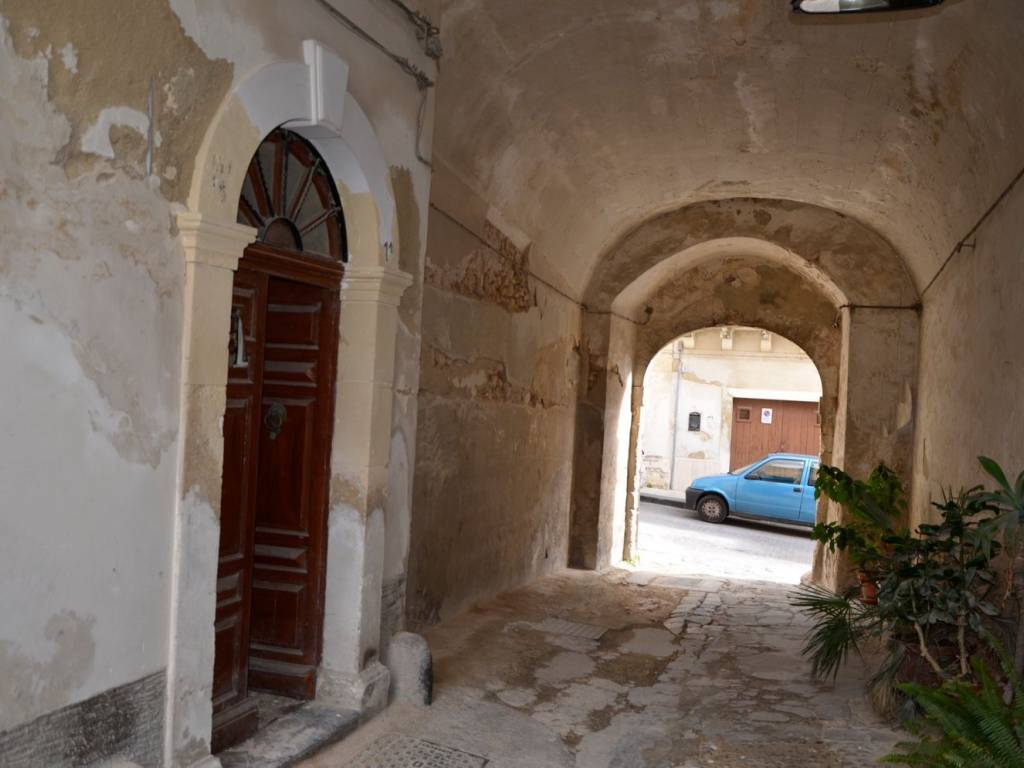 Palazzo / stabile a Noto in Via Saffi s.n.c - Foto 3