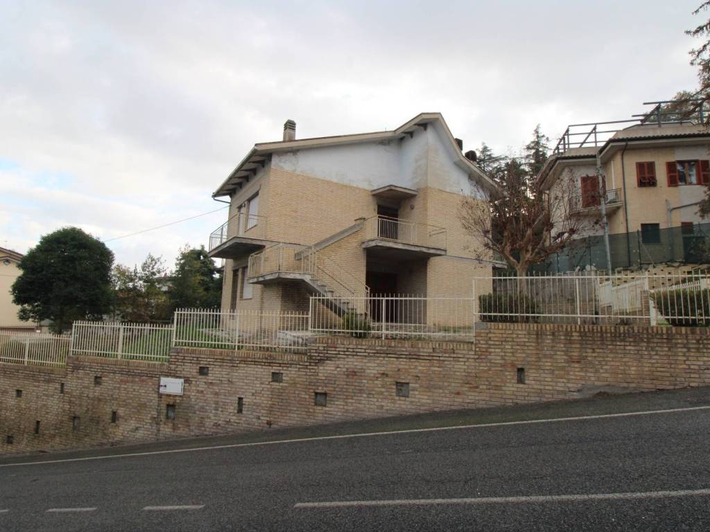 Casa indipendente a Corridonia in Via della Portarella - Foto 4