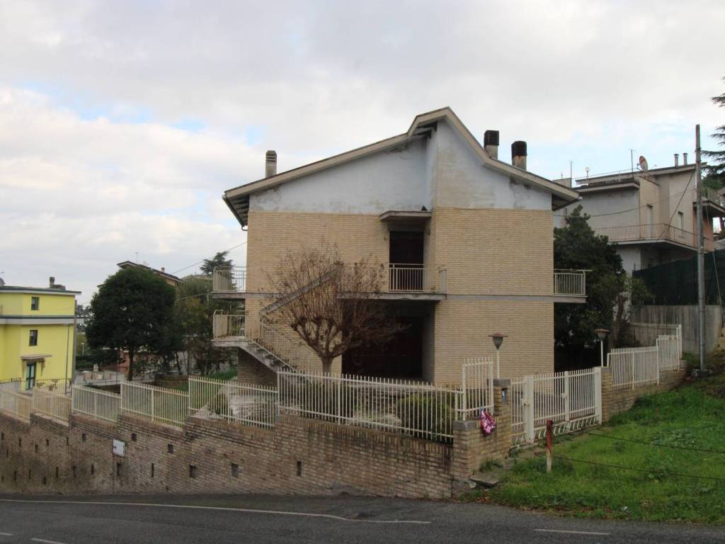 Casa indipendente a Corridonia in Via della Portarella - Foto 5