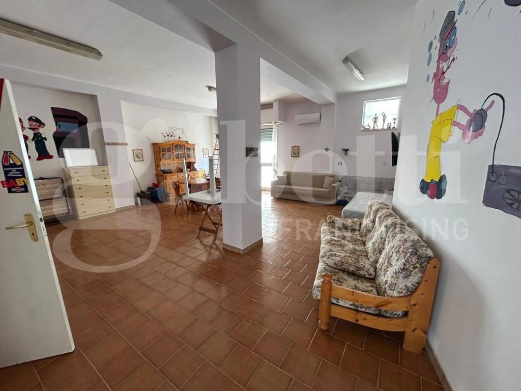 Immobile a Canosa di puglia in Via Alcide De Gasperi, 78 - Foto 4