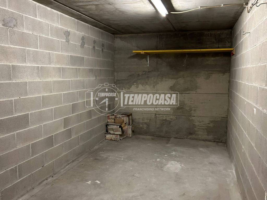 Box / garage a Verbania in Via Luigi Rigola, 1 - Foto 4