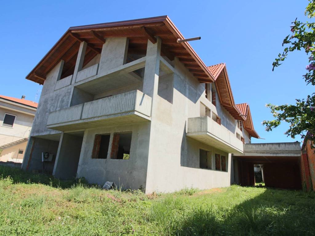 Villa a Cairate in Via Monza, 7 - Foto 2