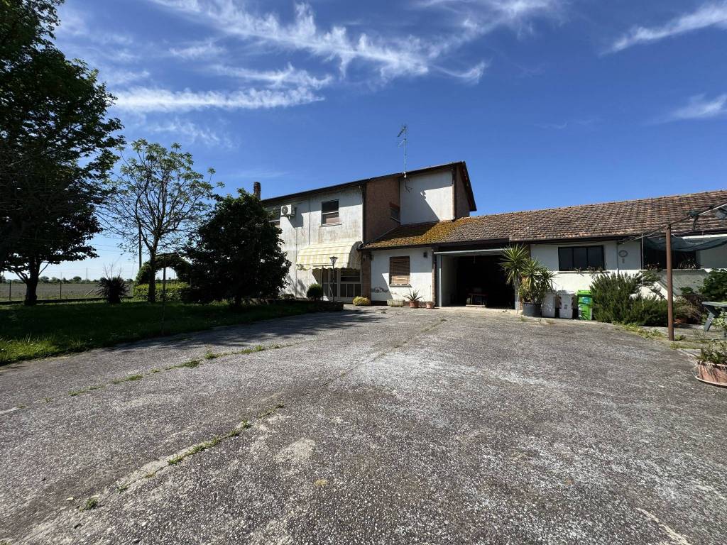 Villa a Porto viro in Via Roma, 5 - Foto 2