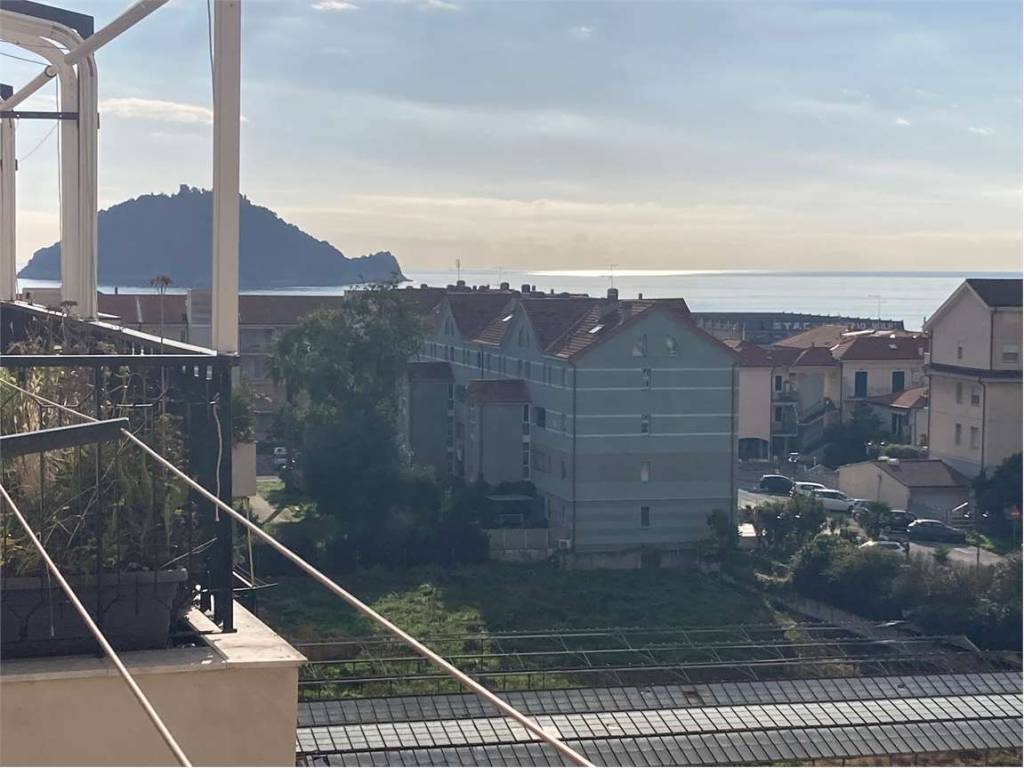 Appartamento a Albenga in Via Kennedy - Foto 2