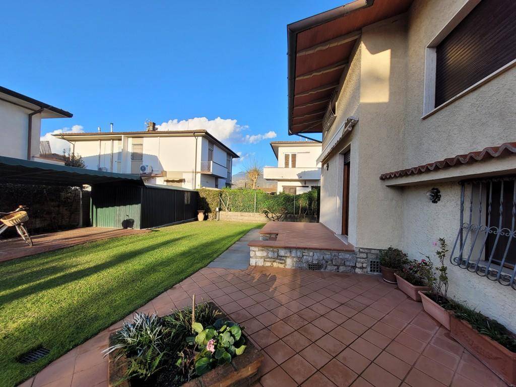 Villa a Pietrasanta in Via Francesco Berni, , 21 - Foto 5