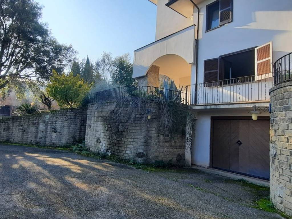 Villa a Ronciglione in Via Nilde Iotti - Foto 4