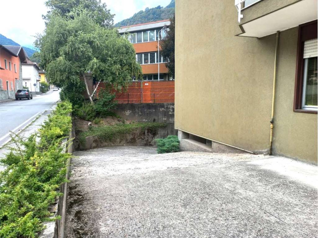 Box / garage a Villadossola in Via XXV Aprile, 11 - Foto 2