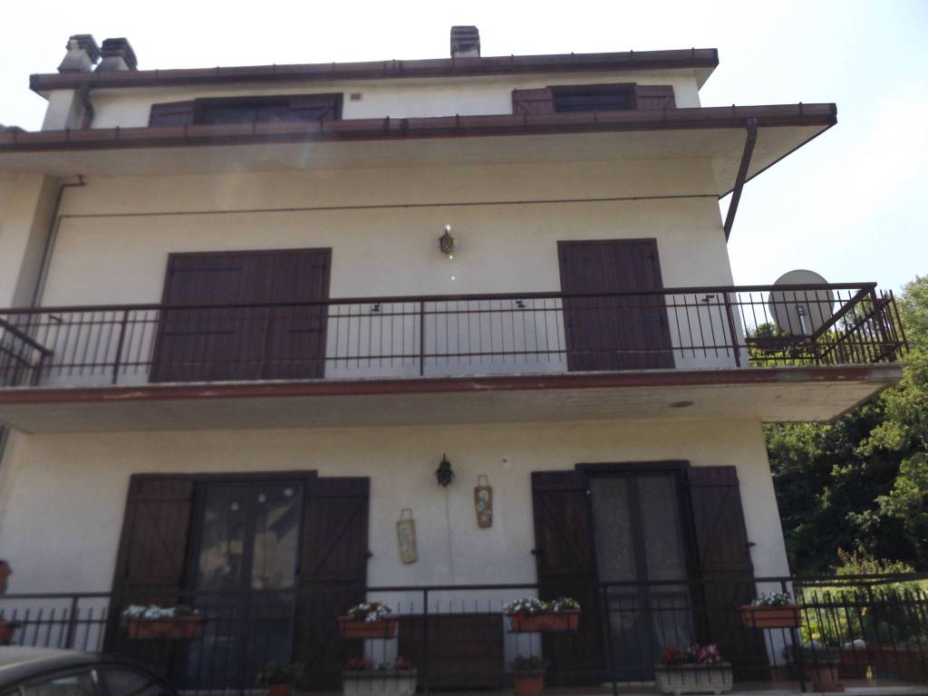 Appartamento a Carsoli in Via dei Marsi, 136 - Foto 2