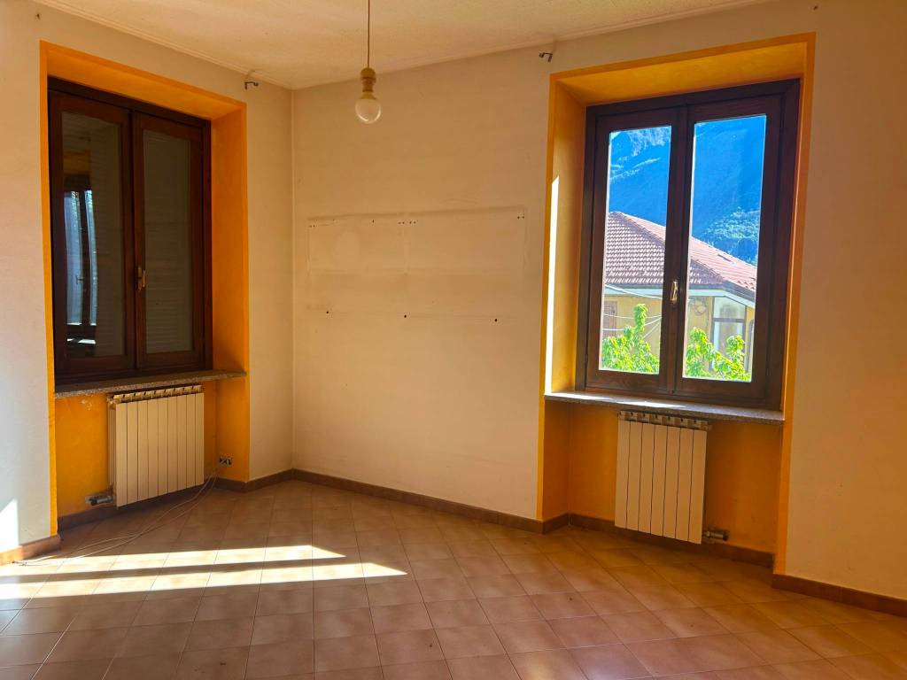 Appartamento a Pieve vergonte in Piazza Europa Unita, 3 - Foto 4