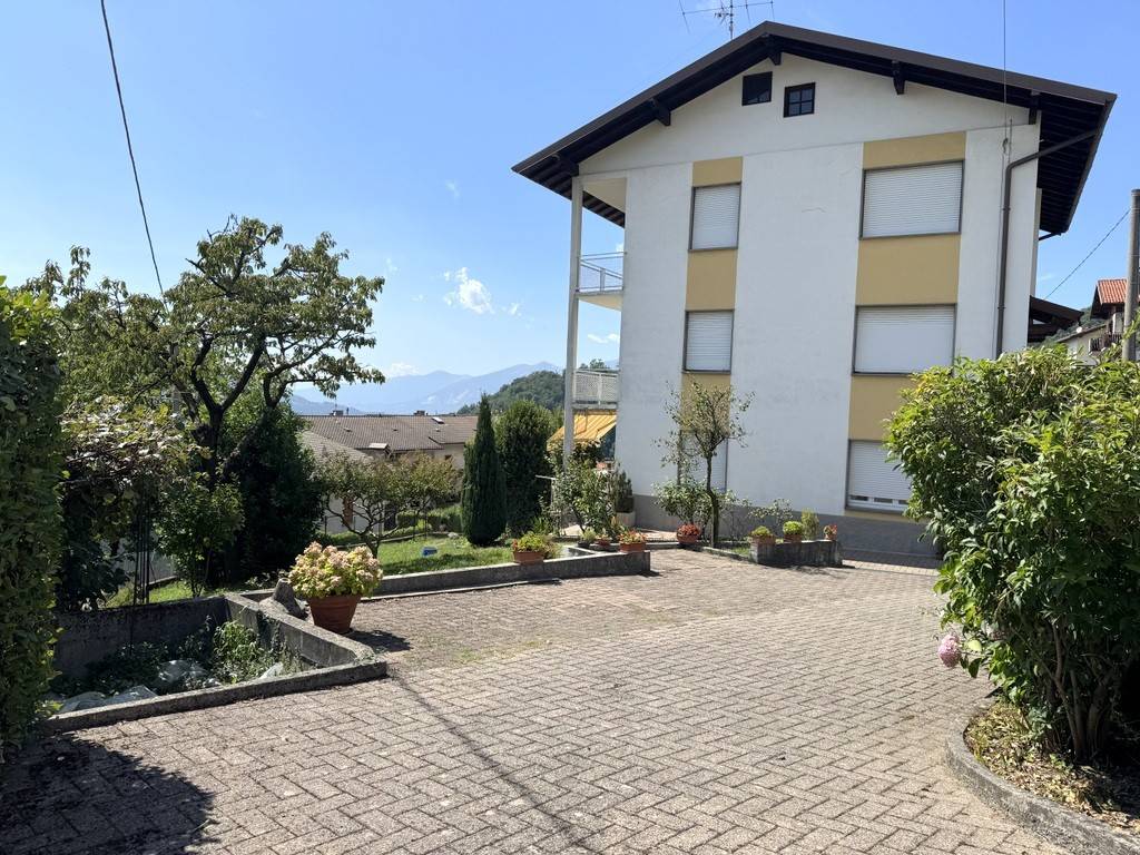 Villa a Carenno in Via Calolzio - Foto 2