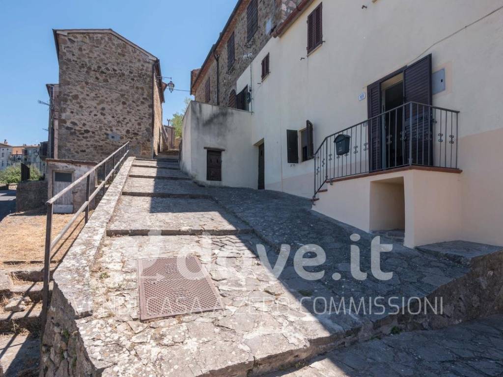 Appartamento a Roccalbegna in viale Diacceto, 123 - Foto 2