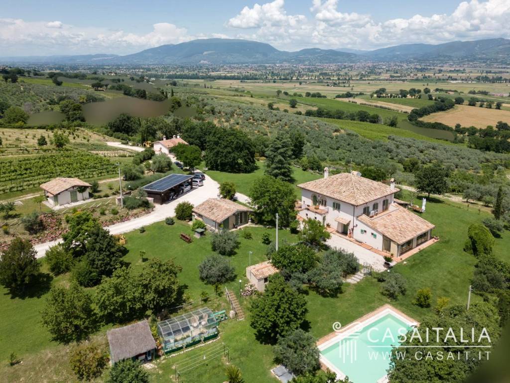 Villa a Montefalco in Via 4 Novembre, 1 - Foto 4