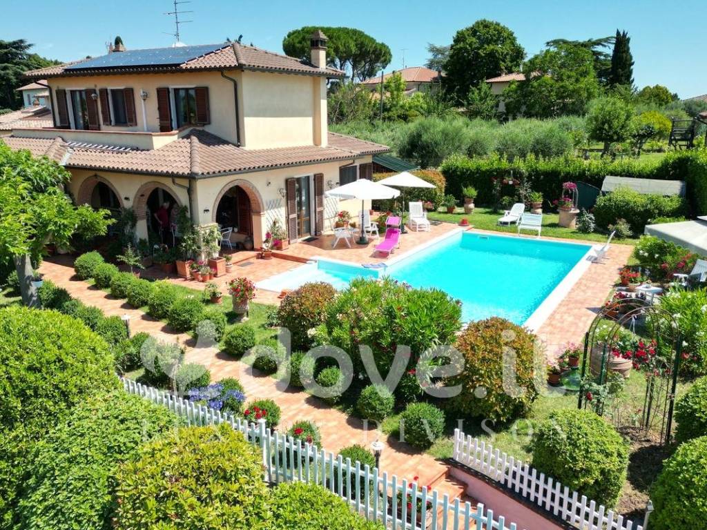 Villa a Castiglione del lago in Via della Vendemmia, 9 - Foto 2