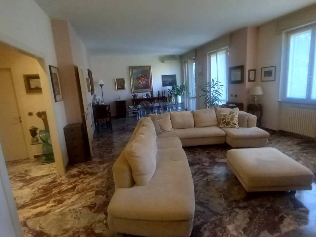 Appartamento a Piacenza in Via Vittorio Veneto - Foto 2