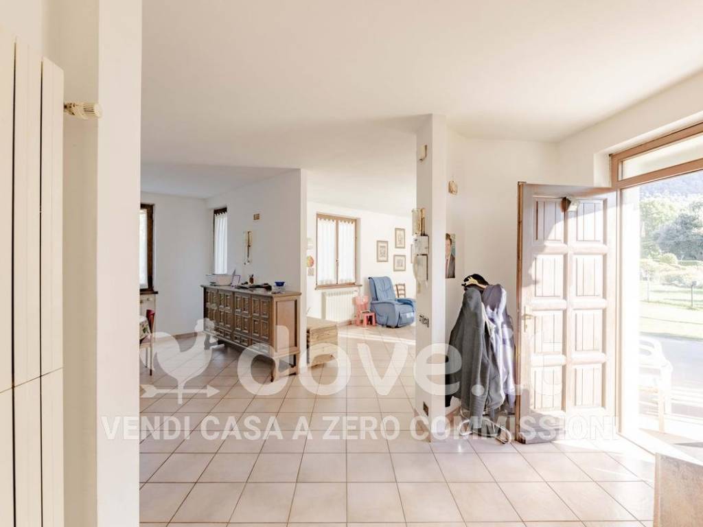 Villa a Castelveccana in Via G. Garibaldi - Foto 5