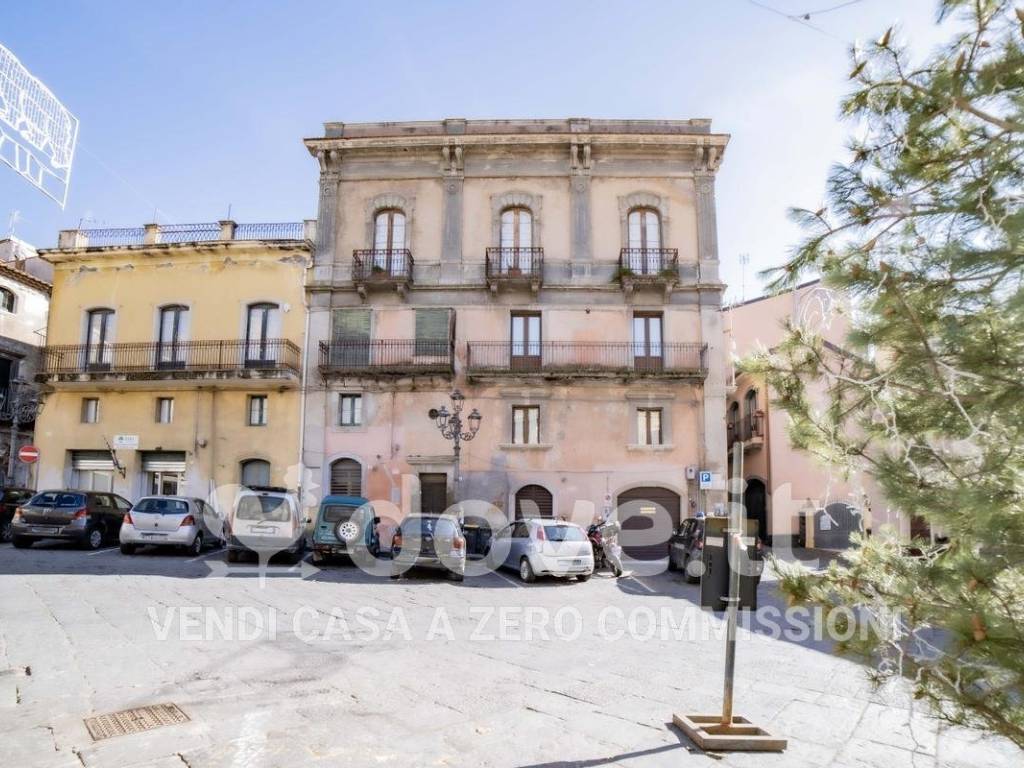 Appartamento a Castiglione di sicilia in Piazza Lauria - Foto 2