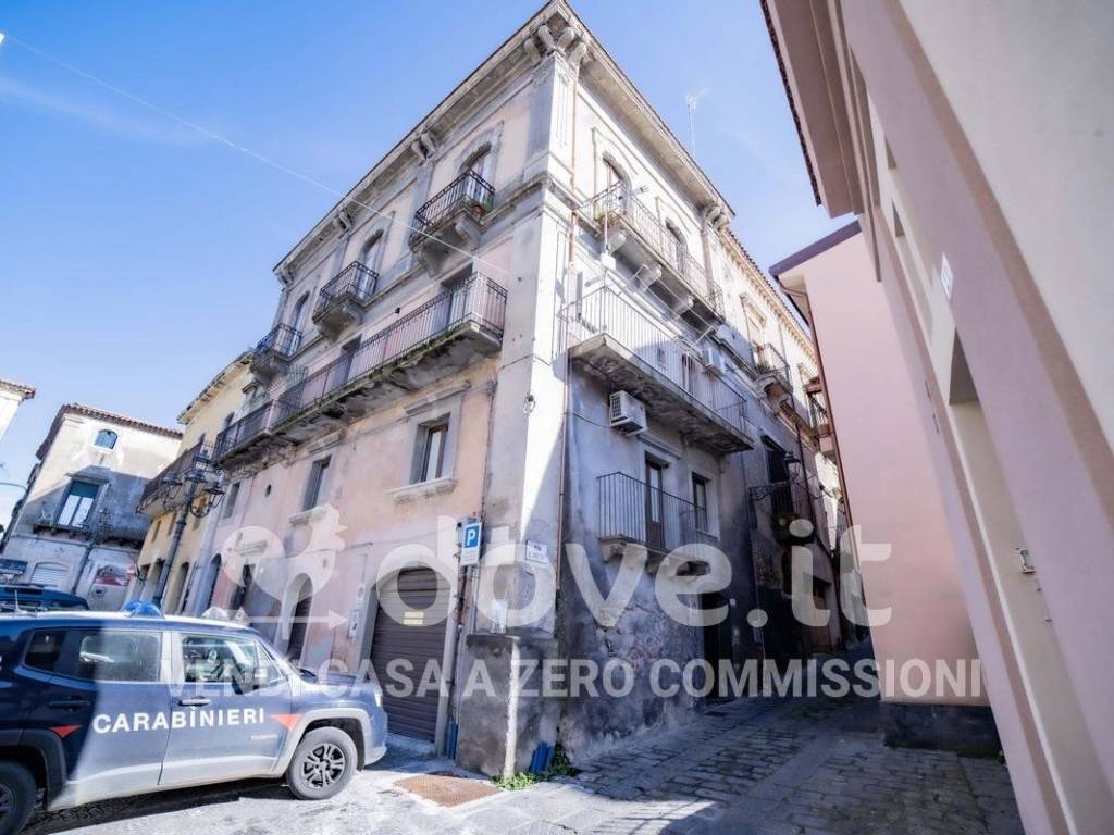 Appartamento a Castiglione di sicilia in Piazza Lauria - Foto 3