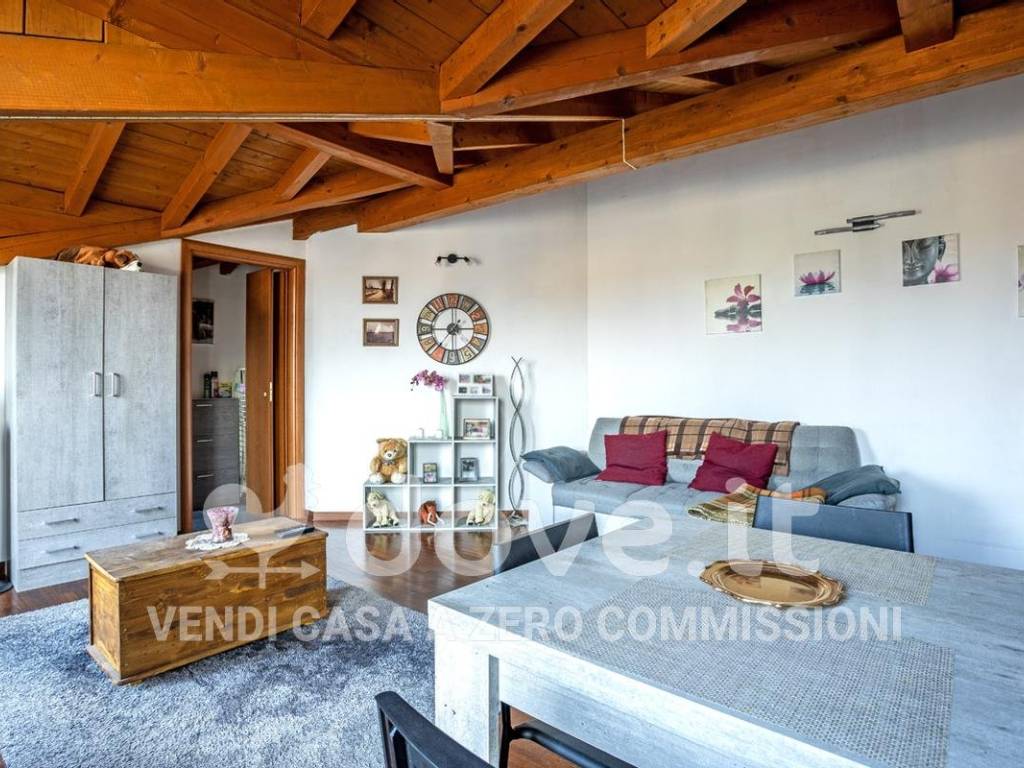 Appartamento a Biandronno in Via Pio Selvini, 2 - Foto 5