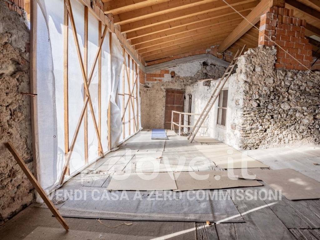 Appartamento a Cuvio in Via Vico, 8 - Foto 2