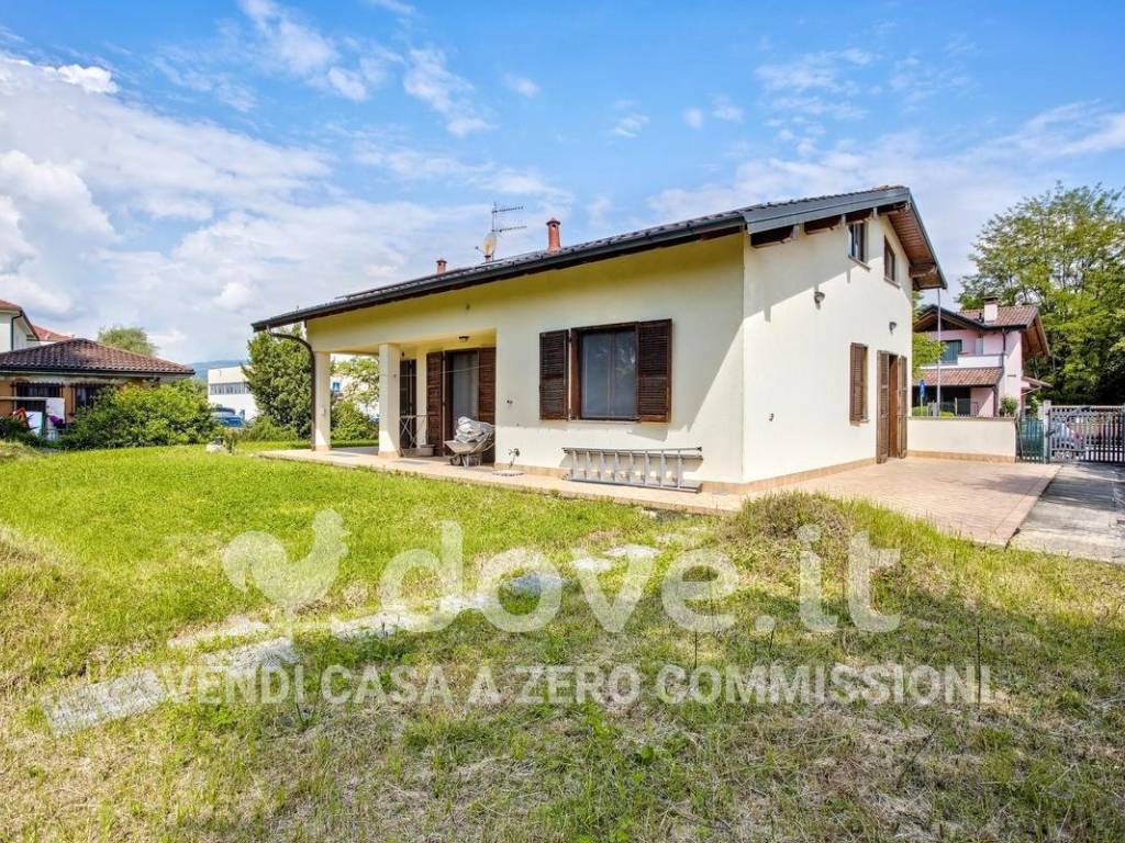 Villa a Brebbia in Via C. Cavour, 7 - Foto 2