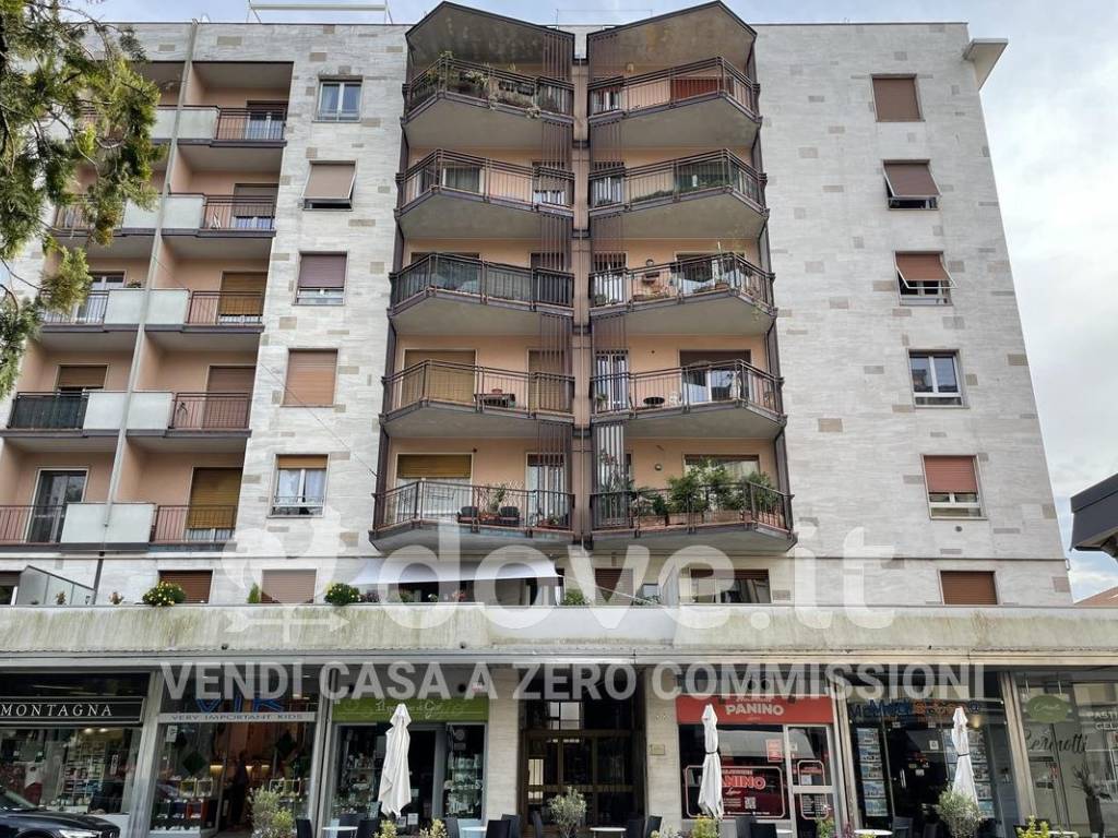 Appartamento a Luino in Via XV Agosto, 32 - Foto 3