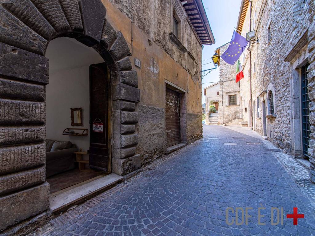 Appartamento a Toffia in Via Porta Maggiore - Foto 3