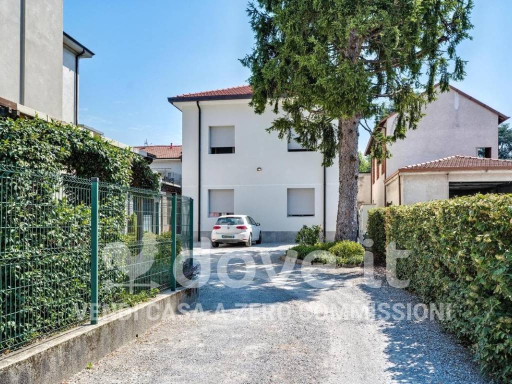 Villa a Arosio in Via degli Alpini, 11 - Foto 2