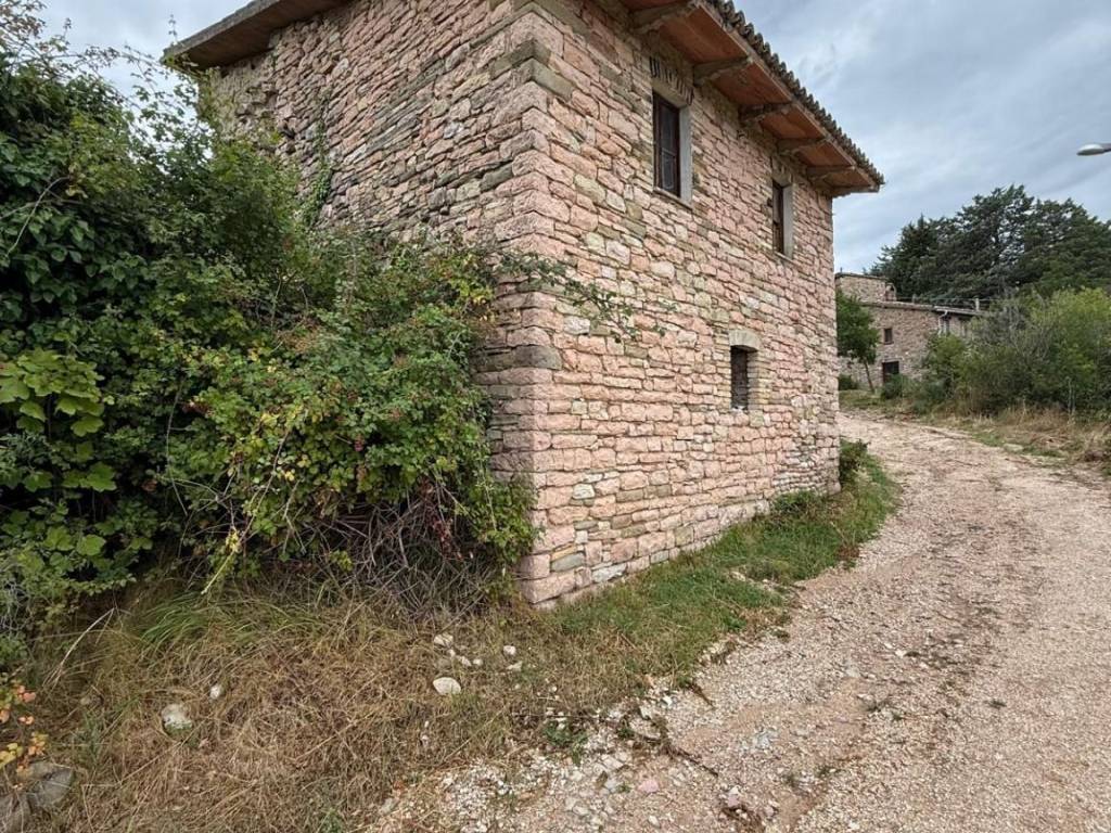 Rustico / casale a Assisi in Frazione Armenzano - Foto 2