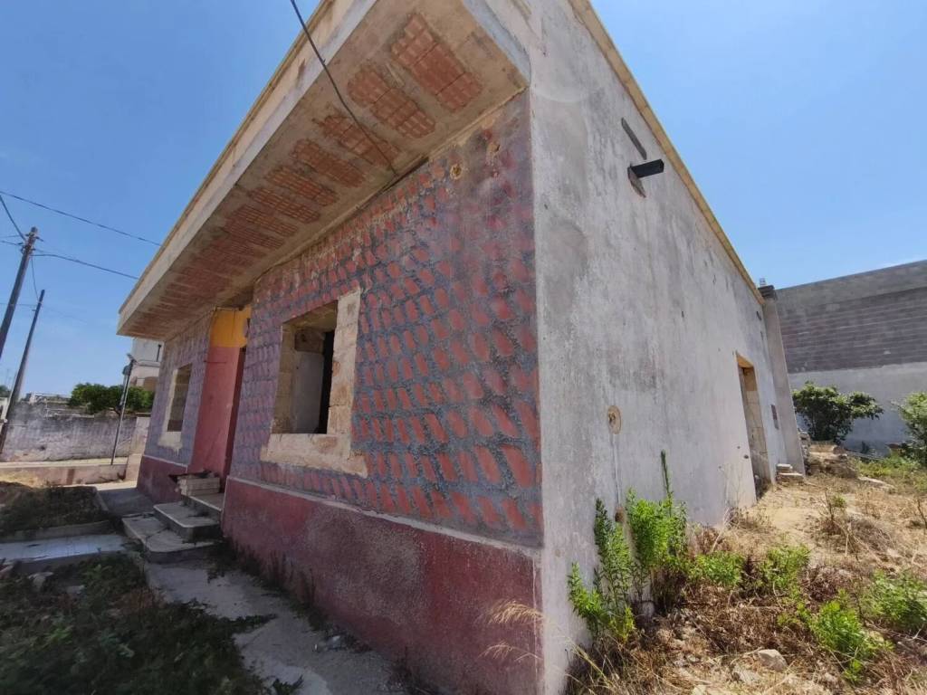 Villa a Salve in Via E. De Amicis, 56 - Foto 5