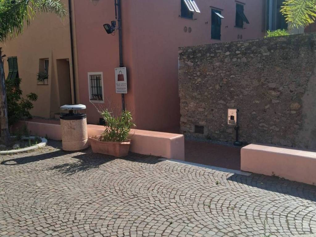 Appartamento a Finale ligure in Piazza Cappello da Prete, 3 - Foto 4