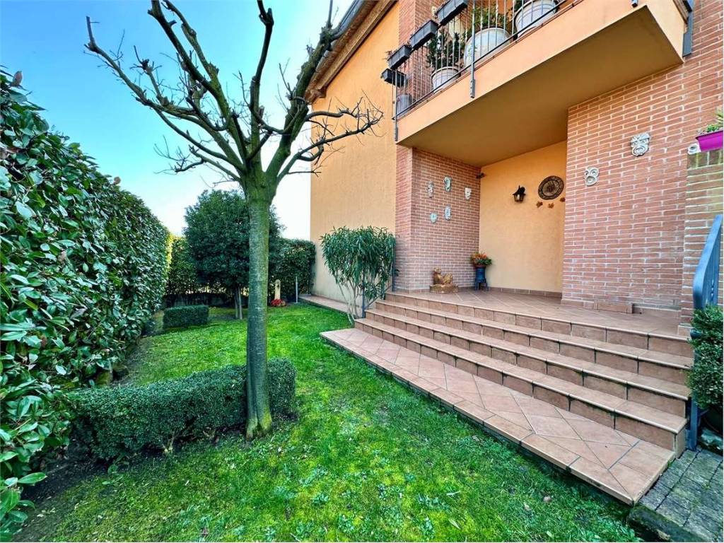 Casa indipendente a Castel guelfo di bologna in La Casa Ideale per la Tua Famiglia a Castel Guelfo - Foto 2