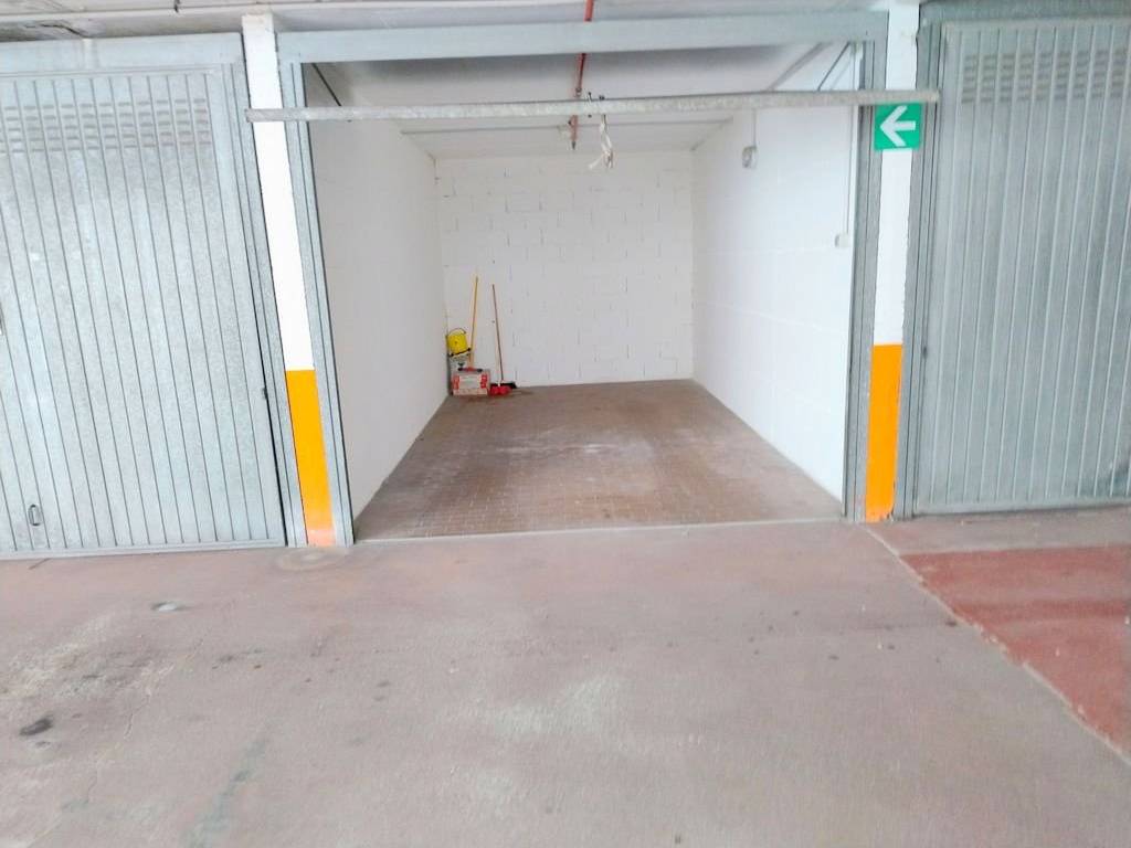 Box / garage a Sondrio in Via Romualdo Bonfadini, 15 - Foto 2