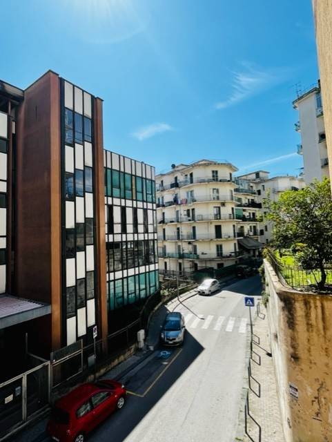 Appartamento a Salerno in Via Valerio Laspro, 32 - Foto 3