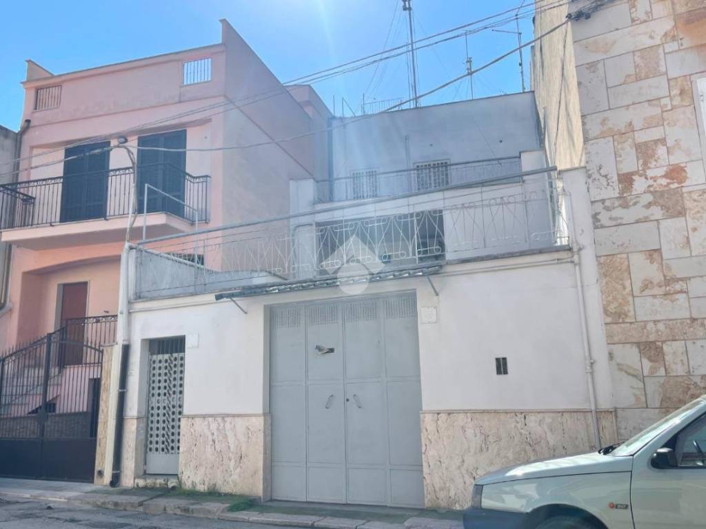 Casa indipendente a Canosa di puglia in Via Generale Luigi Cadorna, 19 - Foto 2