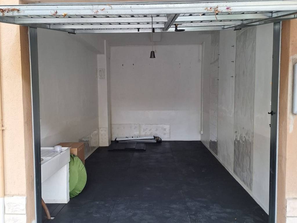 Box / garage a Falconara marittima in Via Vittorio Veneto, 21 - Foto 4