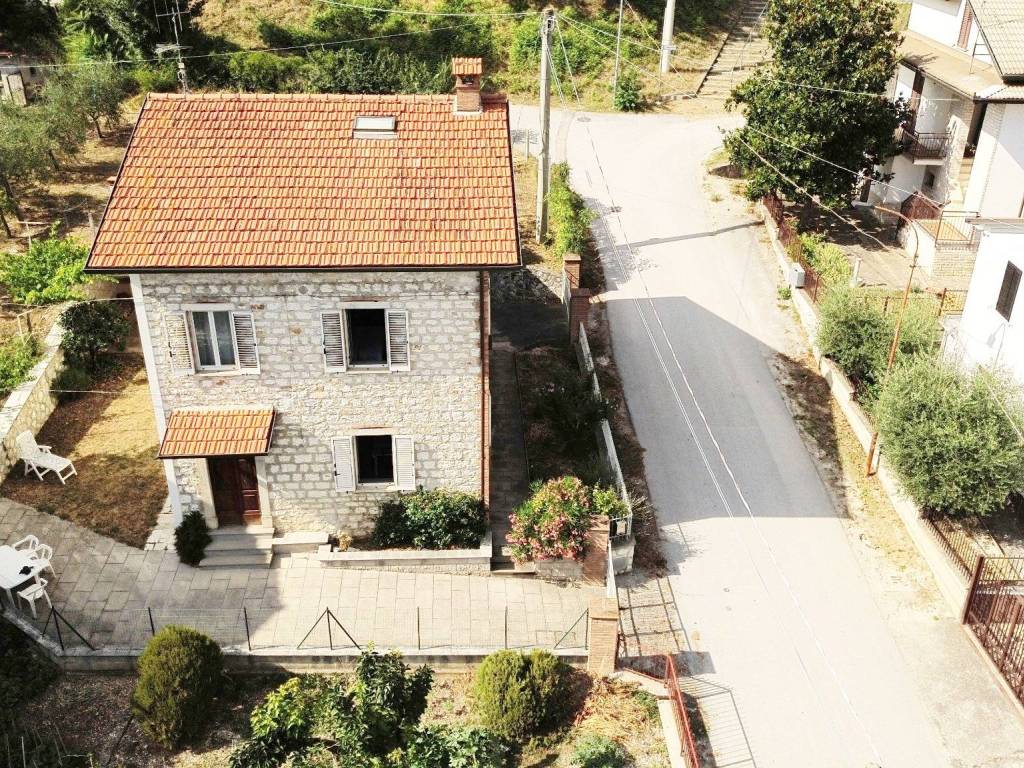 Villa a Gubbio in Strada del Sasso Rosso, 21 - Foto 2