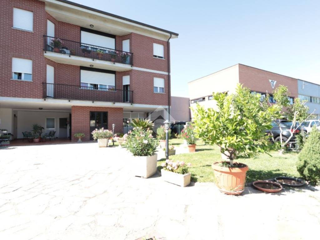 Casa indipendente a Alessandria in Via Luigi Einaudi, 65 - Foto 2