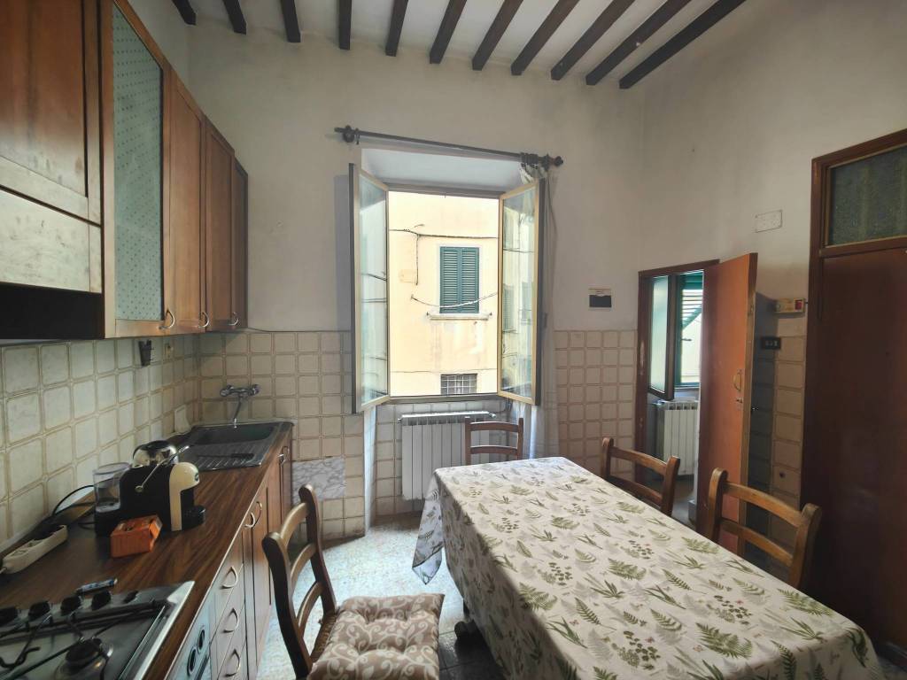 Appartamento a Montevarchi in Via Isidoro del Lungo - Foto 2