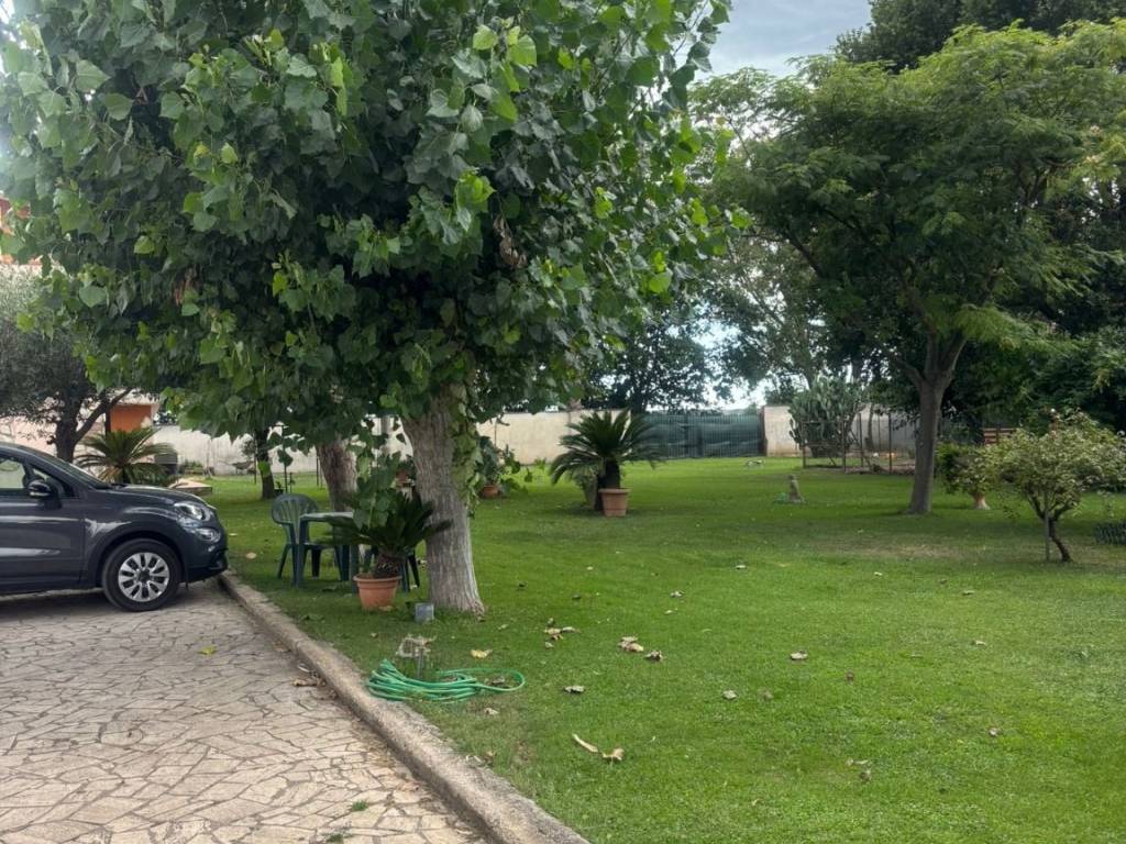 Villa a Aprilia in Via Gavi - Foto 5