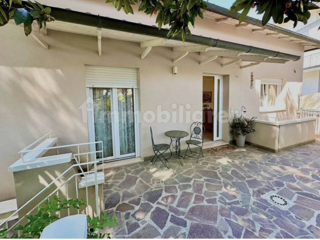 Villa a Riccione in Corso Fratelli Cervi, 321 - Foto 4