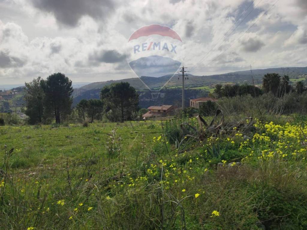 Terreno a Noto in Contrada Baronazzo (Via Madre Teresa di Calcutta) - Foto 2