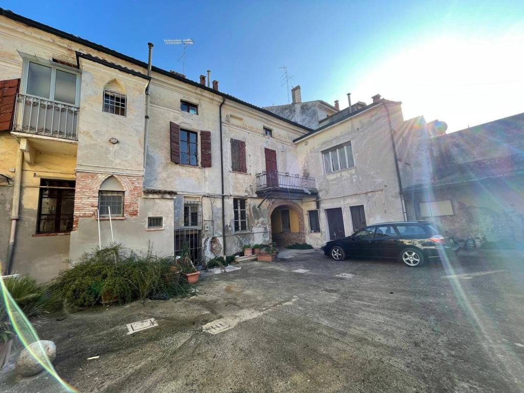 Casa indipendente a Mantova in via chiassi - Foto 5