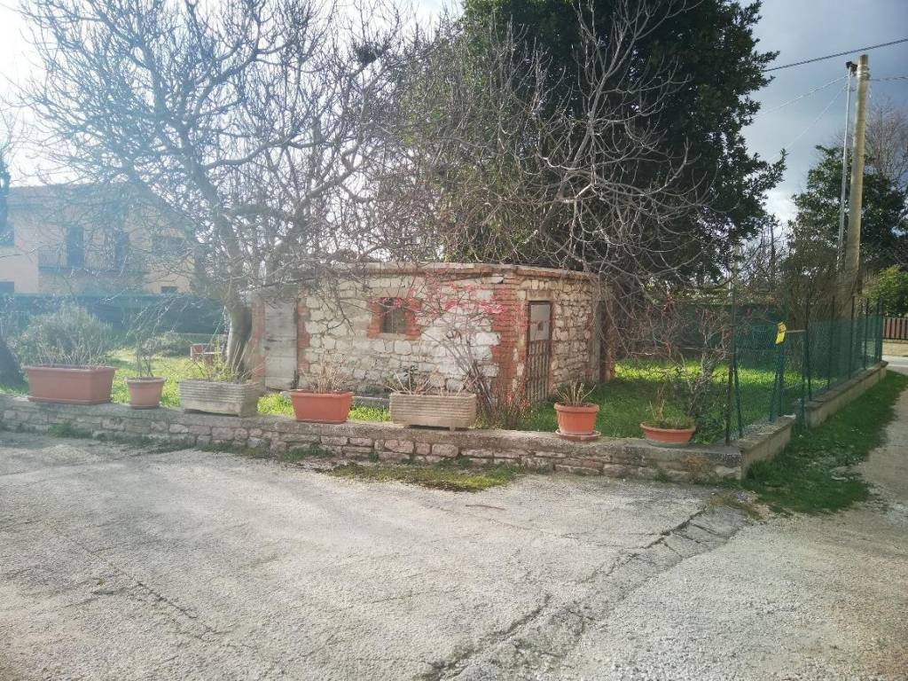 Terreno a Gubbio in VIA DELL'ARBORETO - Foto 2