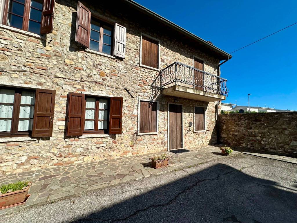 Rustico / casale a Sirmione in Via Chiodi , 10 - Foto 1