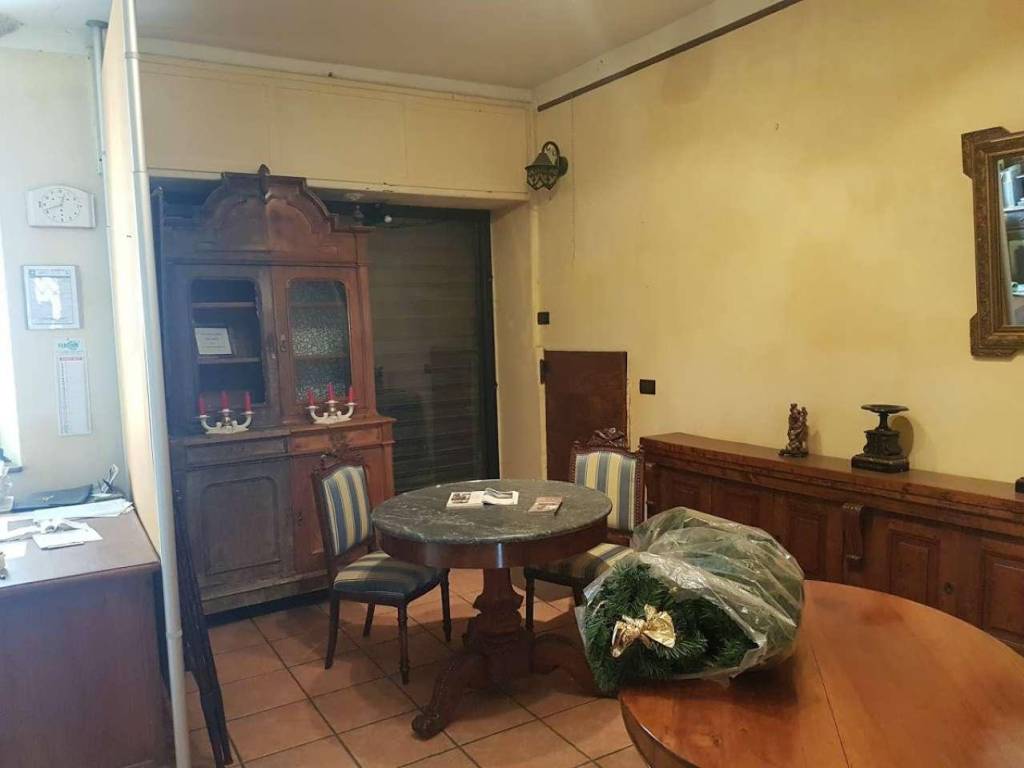 Immobile a Carnago in piazza Armando Diaz 16 - Foto 4